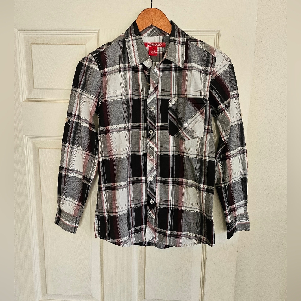 Montages Boys L Button Up Like-New Condition